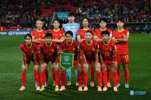 奥纳纳、皮克福德本赛季联赛完成6场零封，英超并列最多在英超第17轮比赛中，曼联门将奥纳纳和埃弗顿门将皮克福德皆完成零封。